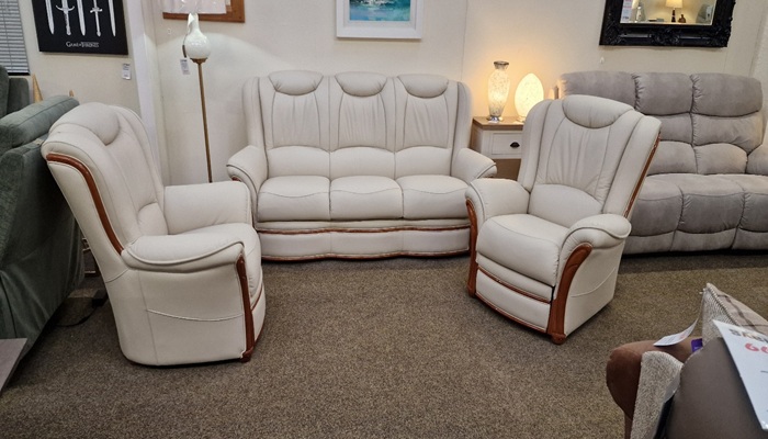 Elegant 3 Seater Sofa With 2 Armchairs